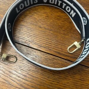 Louis Vuitton Black and White Shoulder Bag Strap